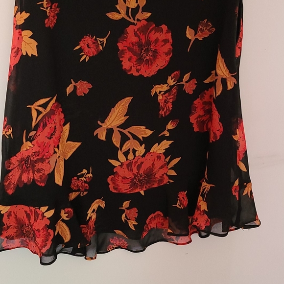 NWT Lulus floral print dress🌹. - Picture 6 of 7